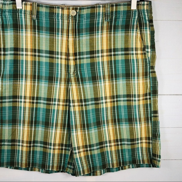 Izod Madras Bermuda Shorts Size Men's 36 - Picture 2 of 6